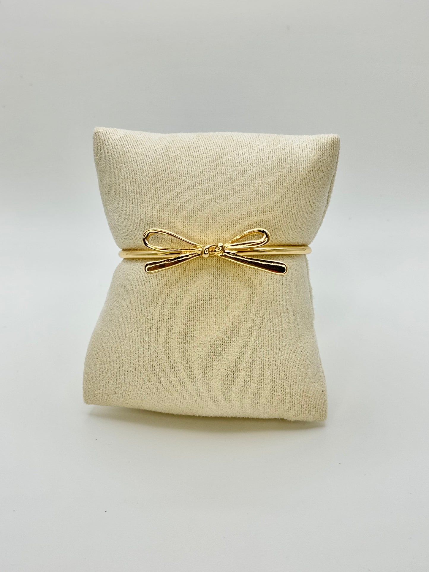 Golden Grace Bow Bangle