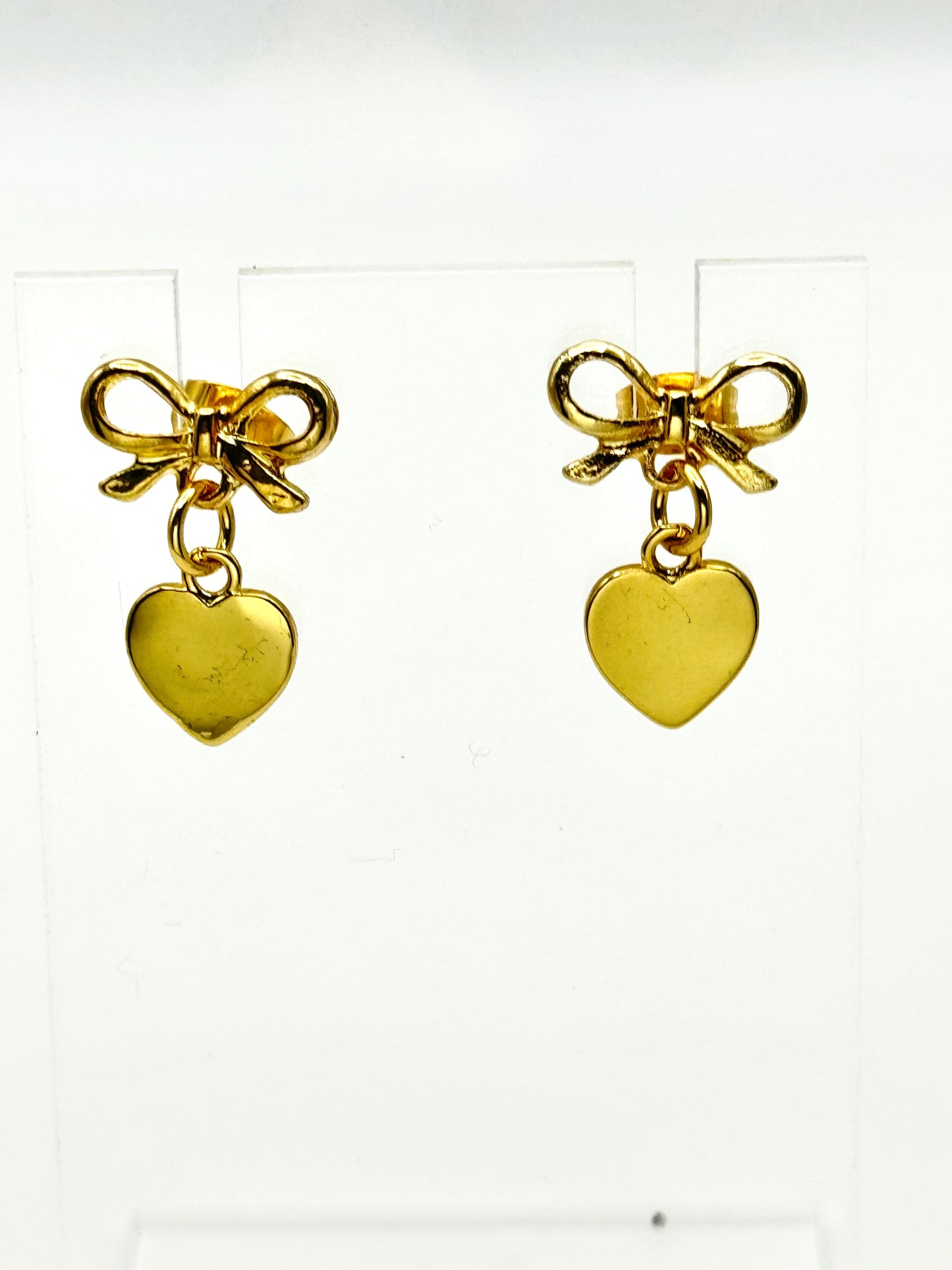 🎀 Golden Bow Heart Earrings