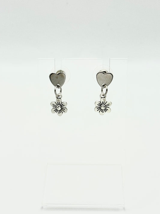 🌼 Silver Daisy Drop Earrings